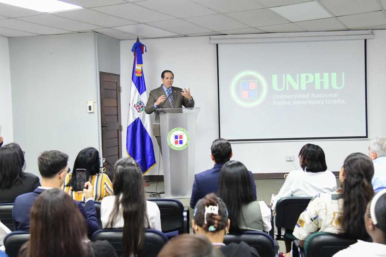 Víctor Atallah destaca importancia de la salud mental como eje de la salud colectiva