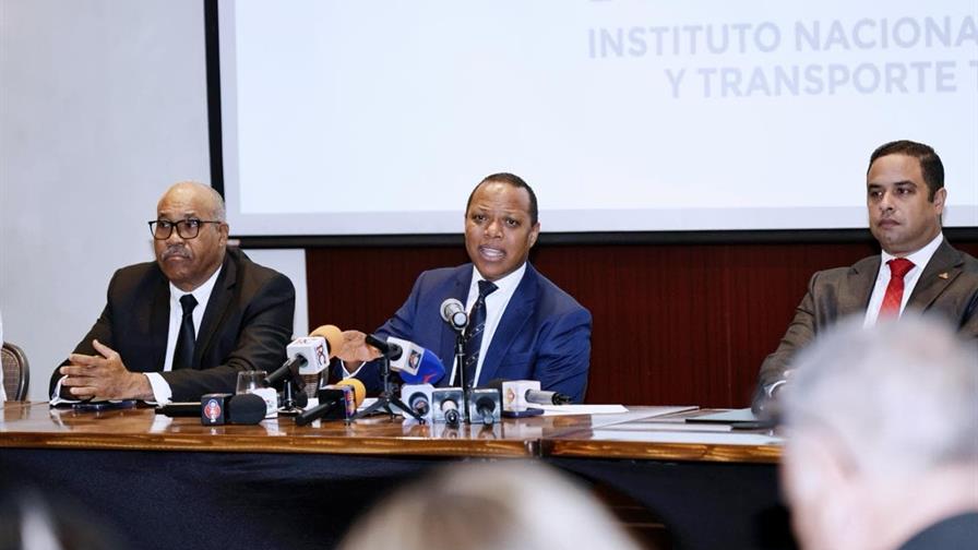 Intrant recupera control estatal de licencias tras dos décadas de gestión privada