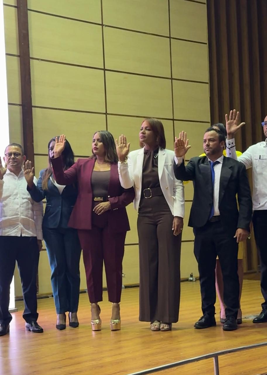 CDP juramenta nueva directiva nacional y del Distrito Nacional