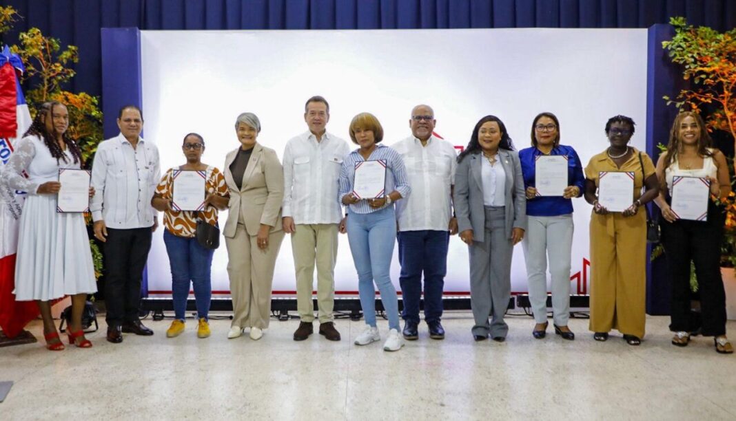 Gobierno impulsa microempresas en San Pedro prestando RD$55 millones.