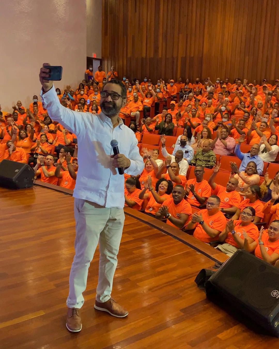 “Servir es la forma más alta de liderazgo”: mensaje de gratitud y compromiso del director de la Defensa Civil.