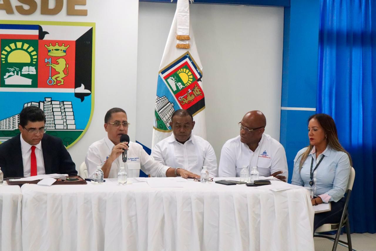Gobierno dispone acelerar terminación y rehabilitación de 70 obras escolares en Santo Domingo Este a través del Plan “Aulas 24/7”.