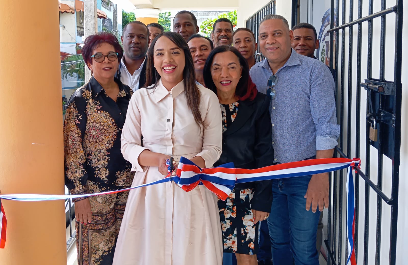 “Sin prisa pero sin pausa”: Residentes de Monte Plata exigen reconstrucción del puente colapsado sobre el Ozama.