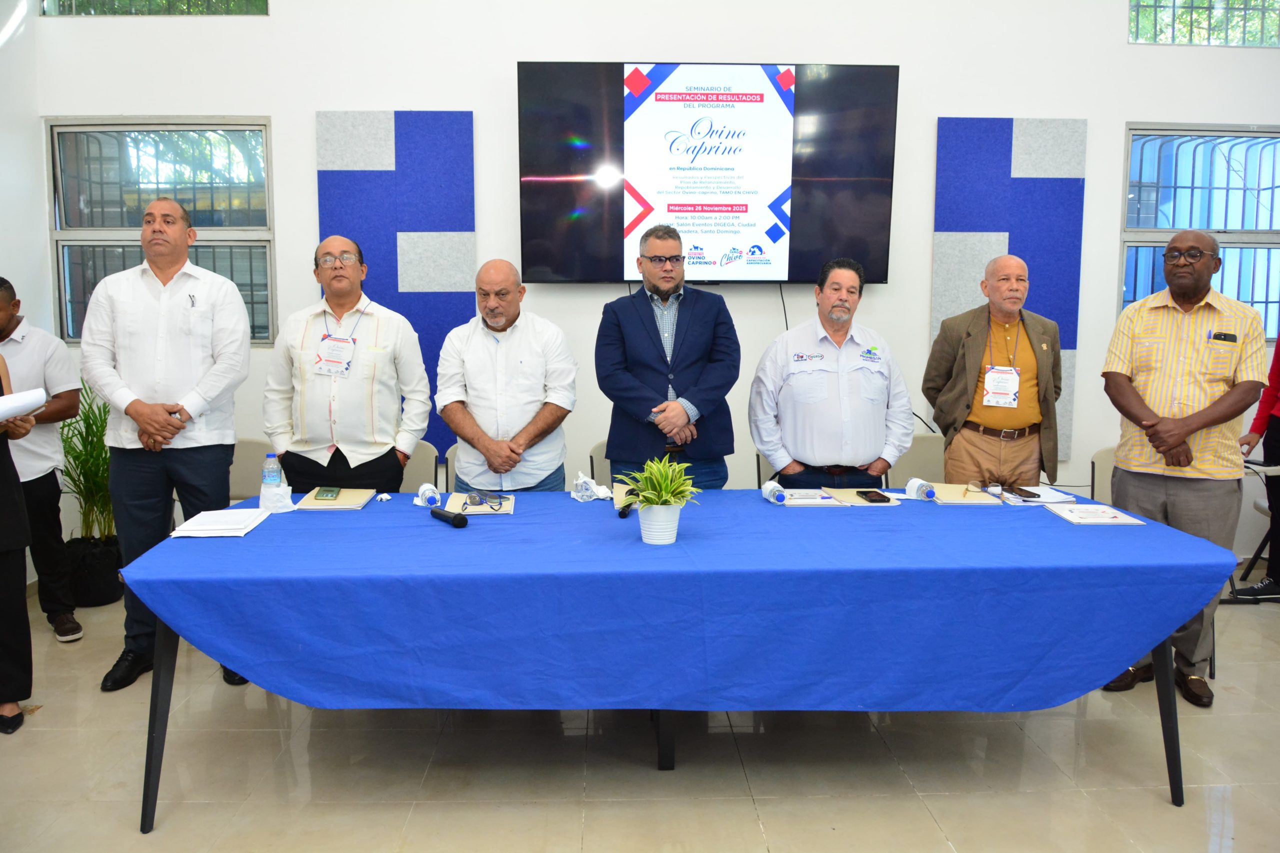 *Hecmilio Galván: "Producción de chivos y ovejos es ejemplo del cambio".