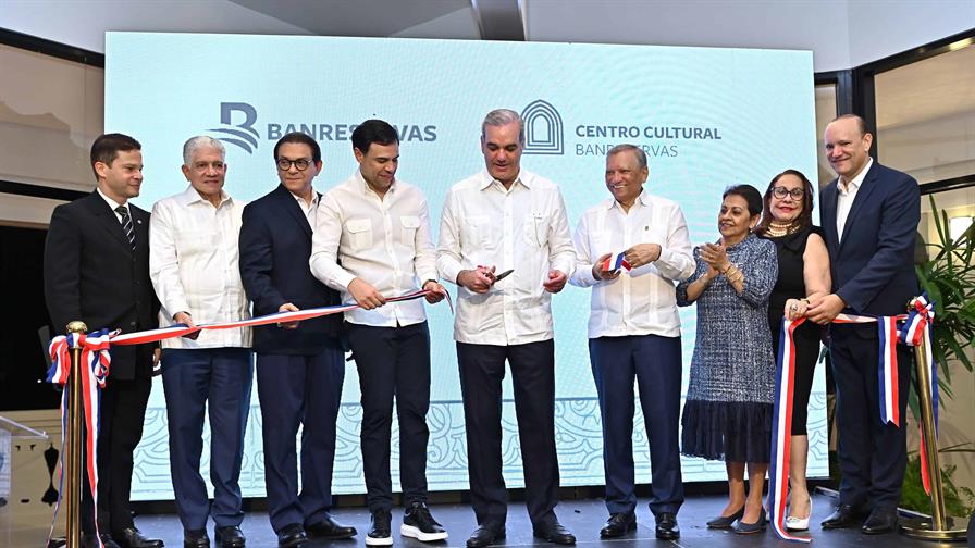 Banreservas inaugura Centro Cultural en el histórico Hotel Mercedes de Santiago