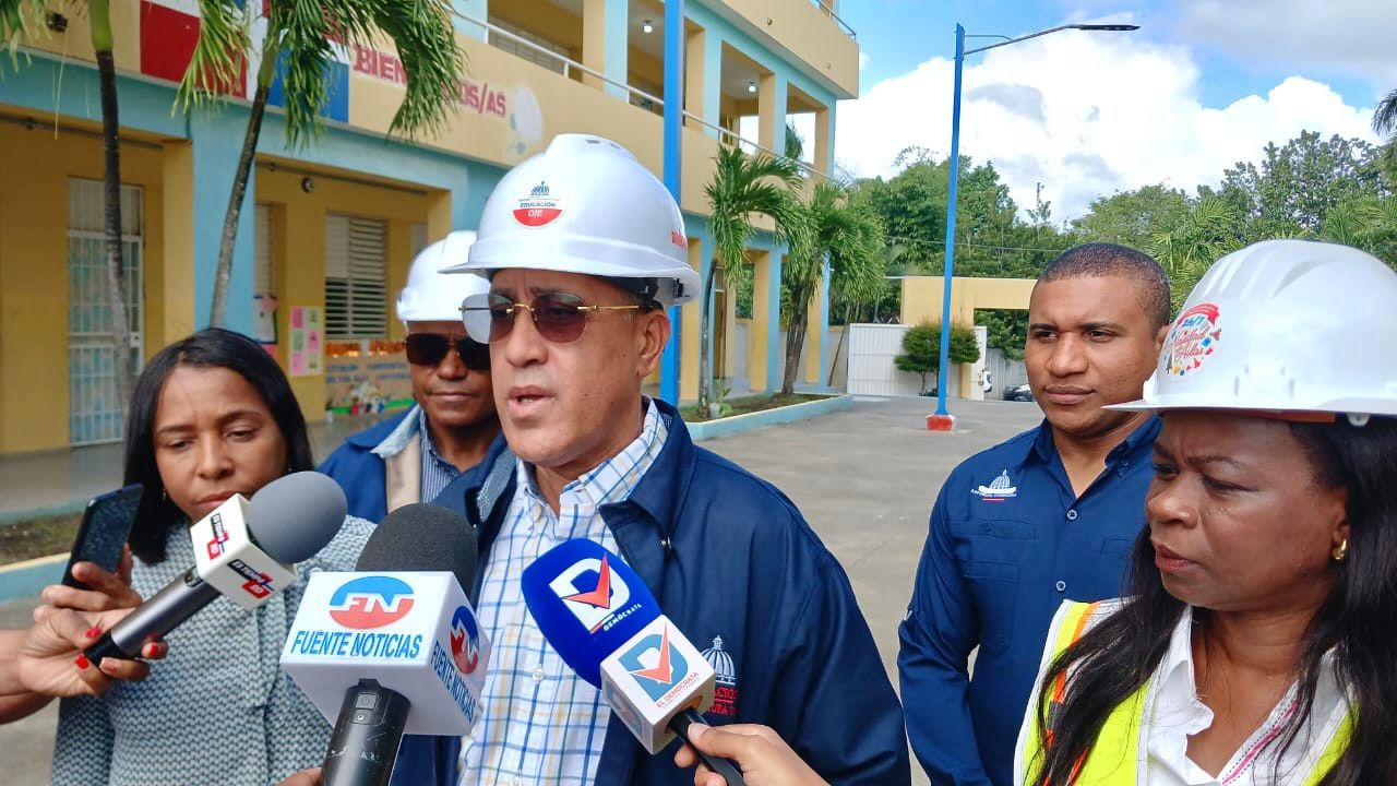 Remozamientos de Escuelas avanzan de manera acelerada en el Gran Santo Domingo dentro del Plan "Navidad en las Aulas 24/7″