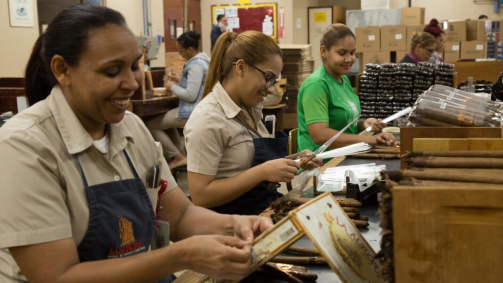 Zonas francas alcanzan los 200 mil empleos directos; el 50% están en el Cibao.