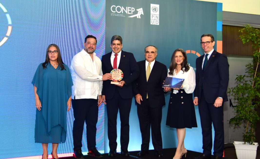 Asociación Cibao recibe reconocimiento por su Programa de Inclusión Financiera.