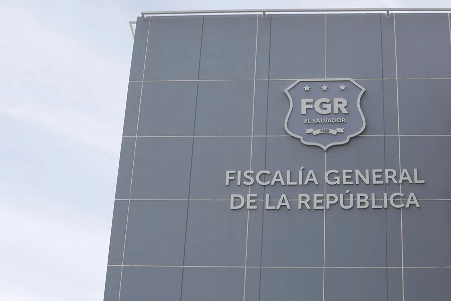El Salvador procesa a más de 200 pandilleros, 17 de ellos condenados a 130 años de cárcel.
