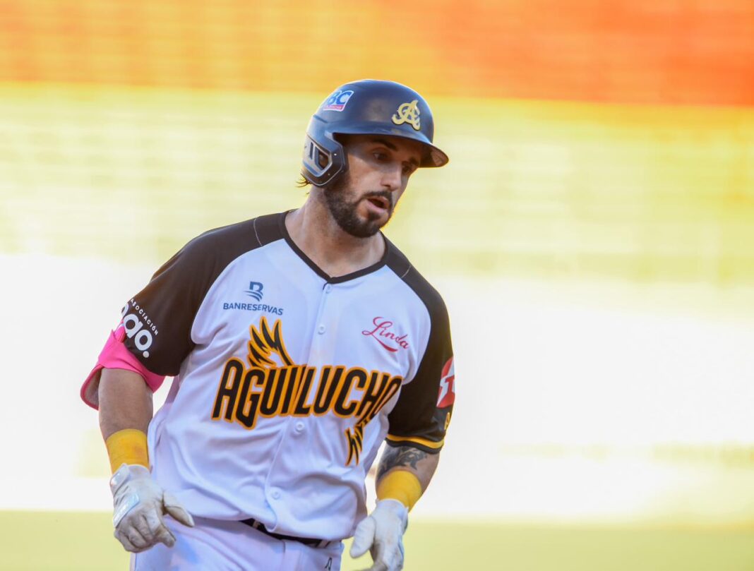 Águilas imponen su dominio ante Estrellas y festejan con triunfo en el Cibao