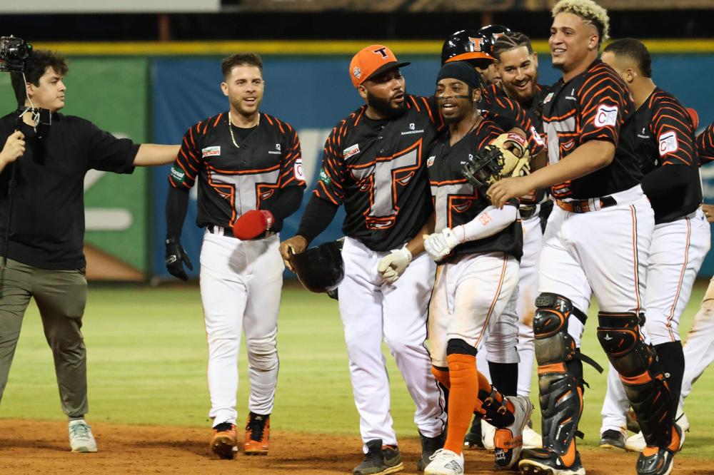 Toros dejan tendidas a las Estrellas y conquistan la Serie de la Caña.