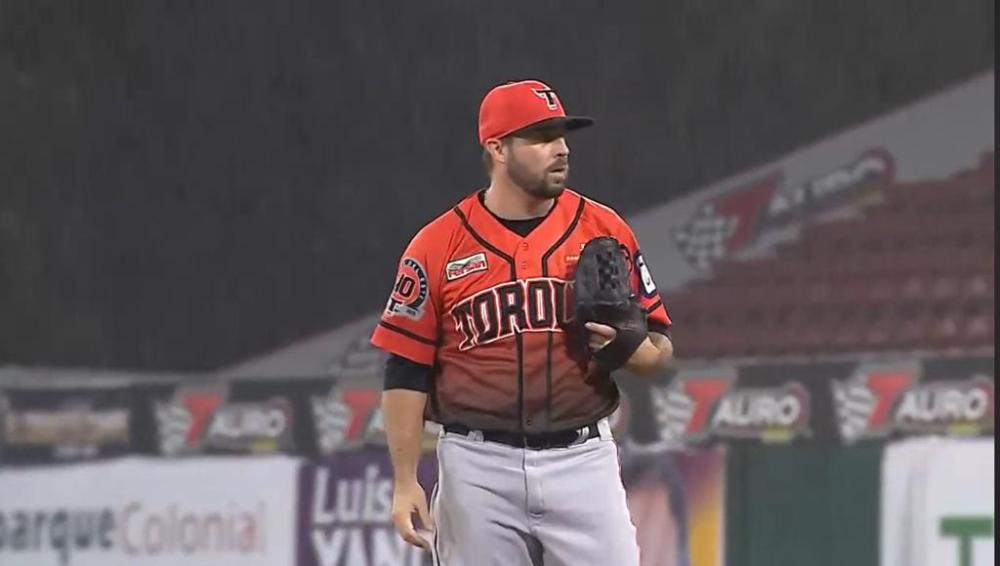 Toros del Este refuerzan su pitcheo con la contratación de Michael Mariot.