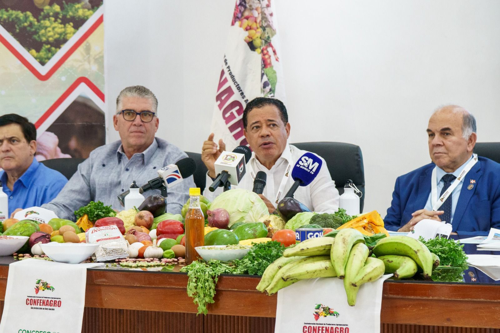 CONFENAGRO respalda llamado del Clúster del Limón para frenar importaciones que ponen en riesgo la producción nacional.