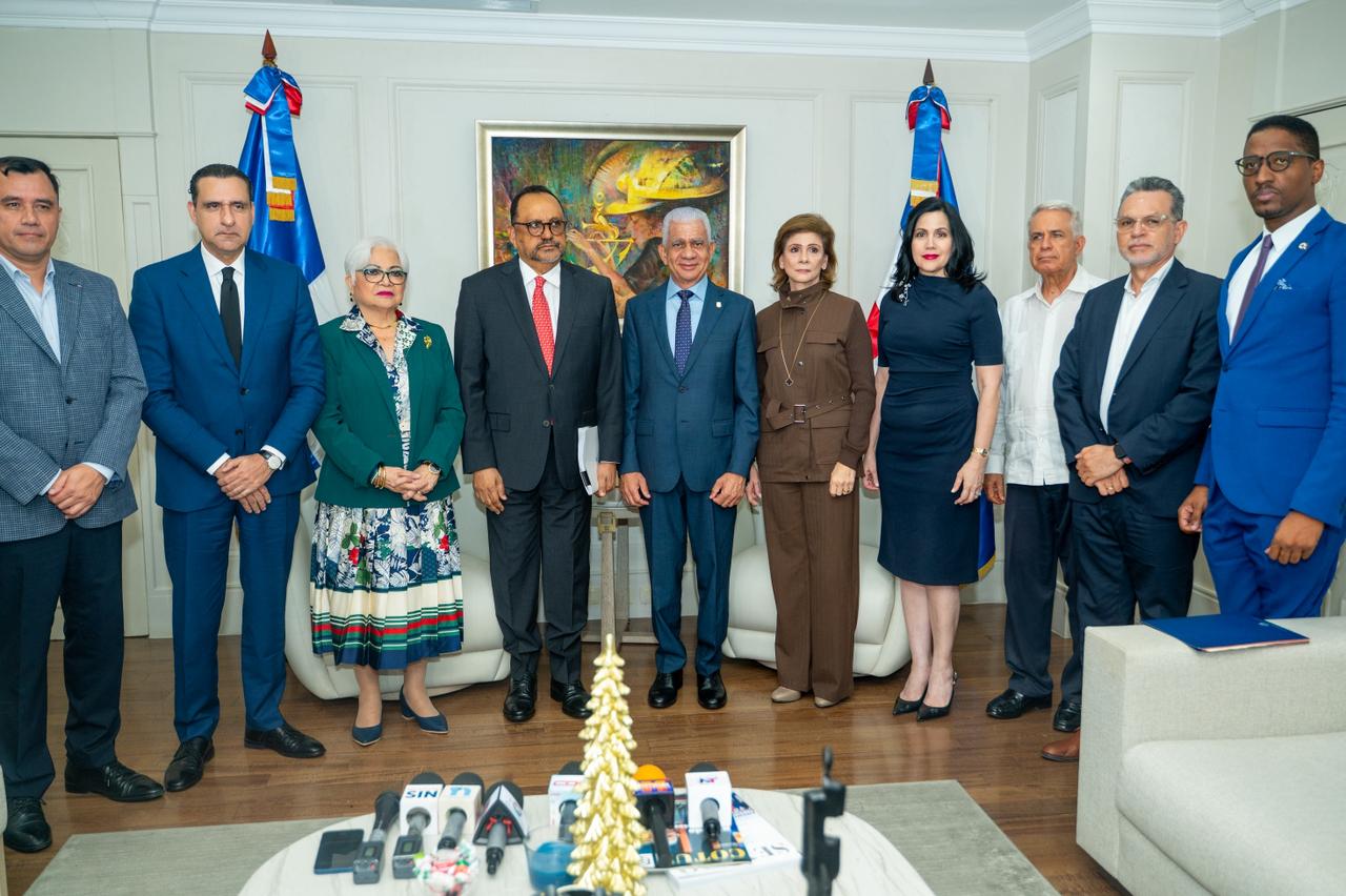 Senado de la República recibe del Poder Ejecutivo Anteproyecto de Ley Orgánica de la Policía Nacional.