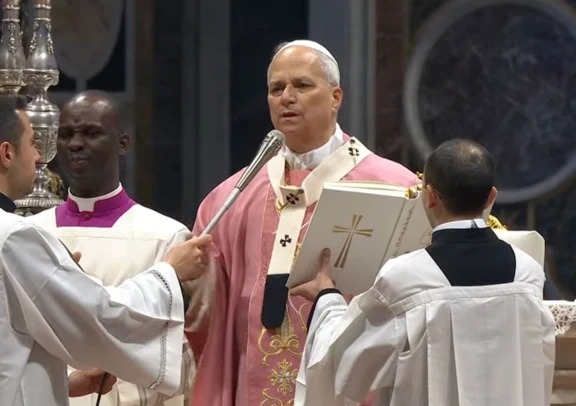 El papa insta a acabar con la violencia antisemita tras la "masacre terrorista" en Sídney.