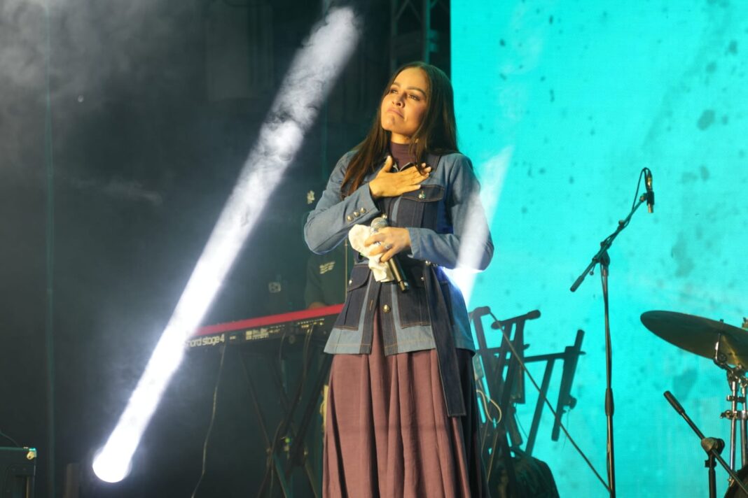 Yesenia Then comparte poderoso mensaje en “Adoramos juntos en Navidad”.