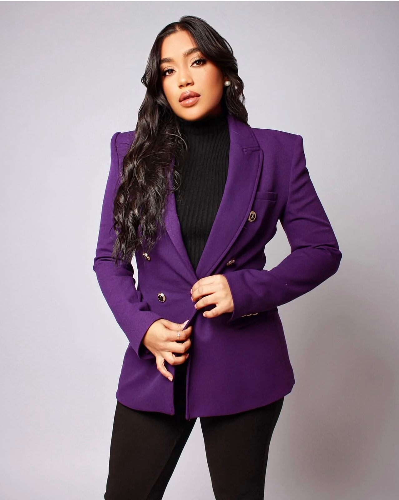 Comunicadora y asesora de imagen Kemberlle Medina destaca importancia del estilismo de moda.