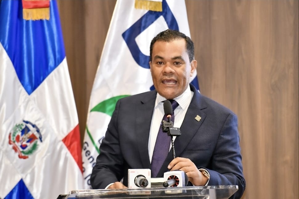 DIDA impugna resolución del CNSS por autorizar uso de fondos del trabajador para pensiones por discapacidad.