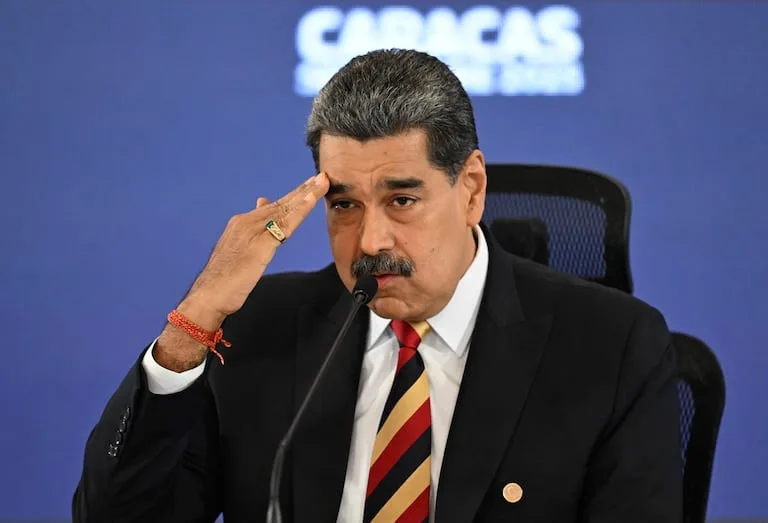"No" a la guerra, pide Maduro mientras promete mantener exportación petrolera tras bloqueo.