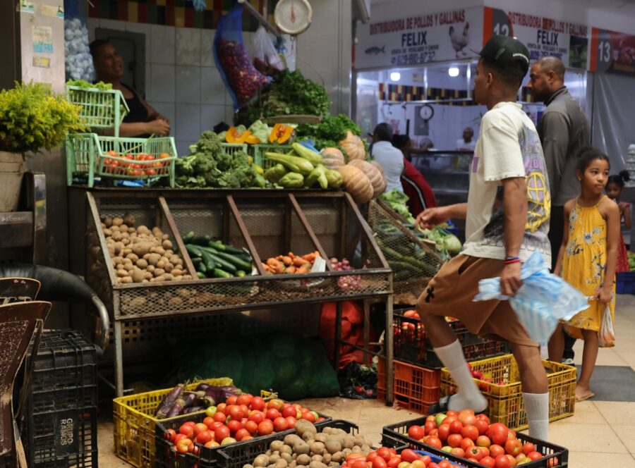 Inflación en RD cerró 2025 en 4.95% y economistas prevén presiones en 2026