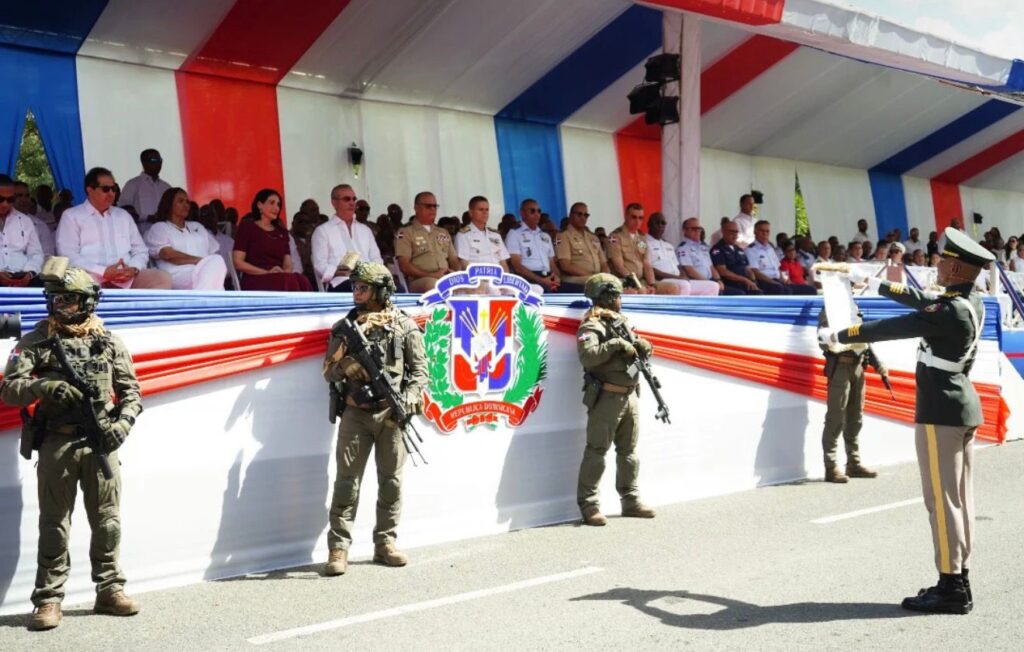 Presidente Abinader encabeza desfile conmemorativo del 213 aniversario del natalicio de Juan Pablo Duarte