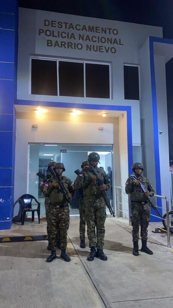 Fuerza de Tarea Conjunta ocupa armas de fuego, motocicletas y detiene a varias personas en Sabana Perdida, SDN