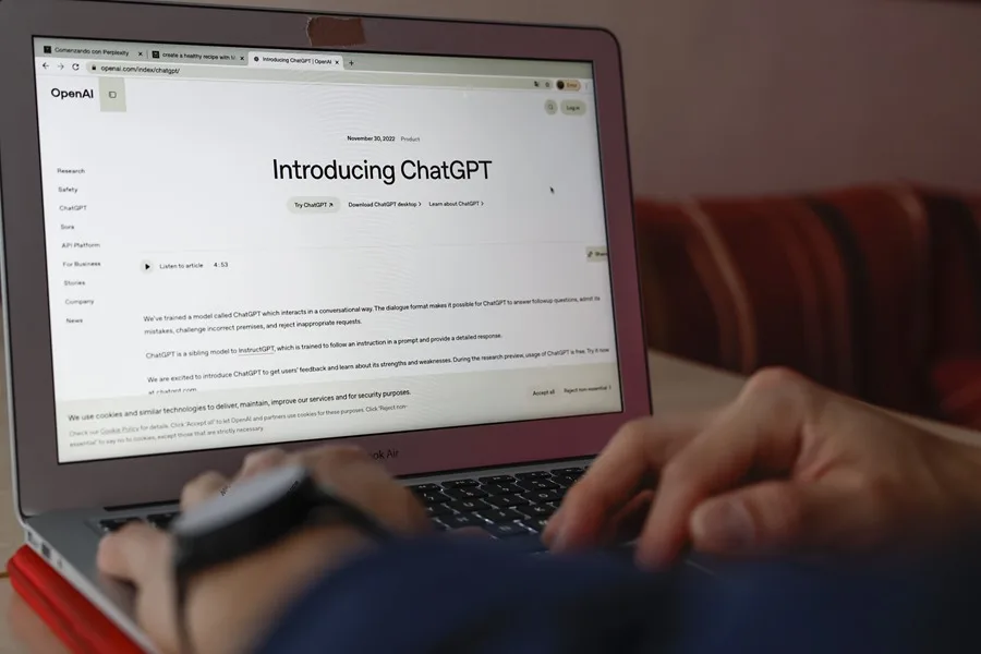 OpenAI lanza un apartado de salud en ChatGPT y anima a los usuarios a compartir sus datos