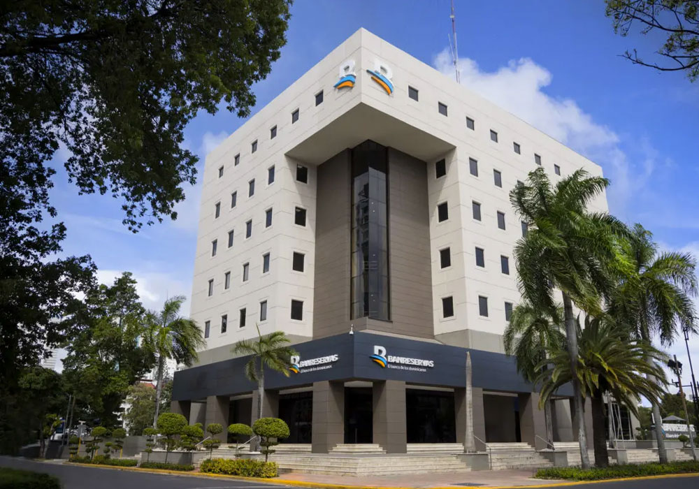 Banreservas reafirma su respaldo al turismo en Fitur 2026