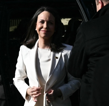 María Corina Machado llega a la Casa Blanca para reunirse con Trump