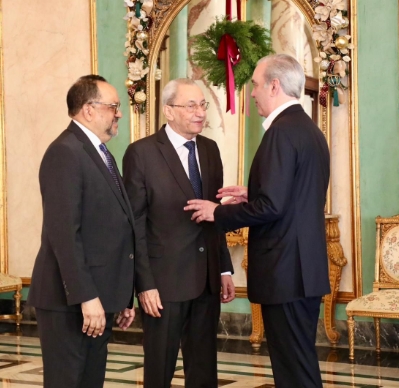 Presidente Abinader juramenta a Antoliano Peralta y Jorge Subero Isa