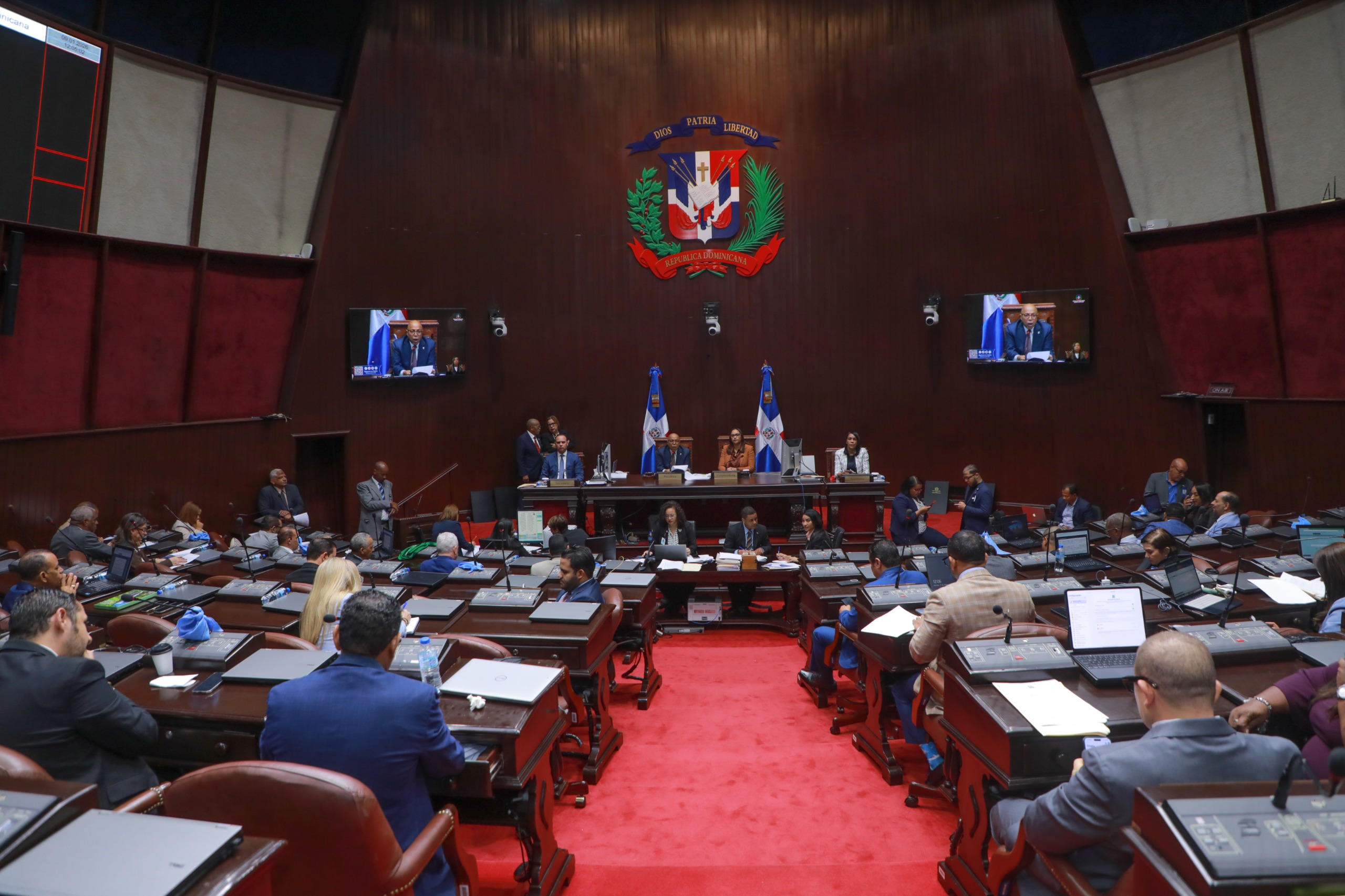 Diputados aprueban proyecto de ley que autoriza el pago a pequeños contratistas por obras ejecutadas