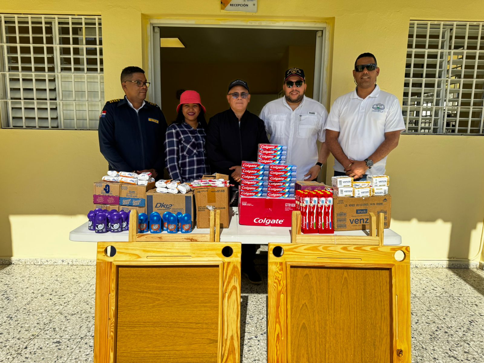 Desarrollo de la Comunidad fortalece correccional de menores con entrega de insumos