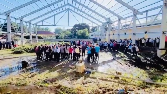 Comunidad educativa de Jarabacoa exige terminación de cancha y construcción de comedor escolar