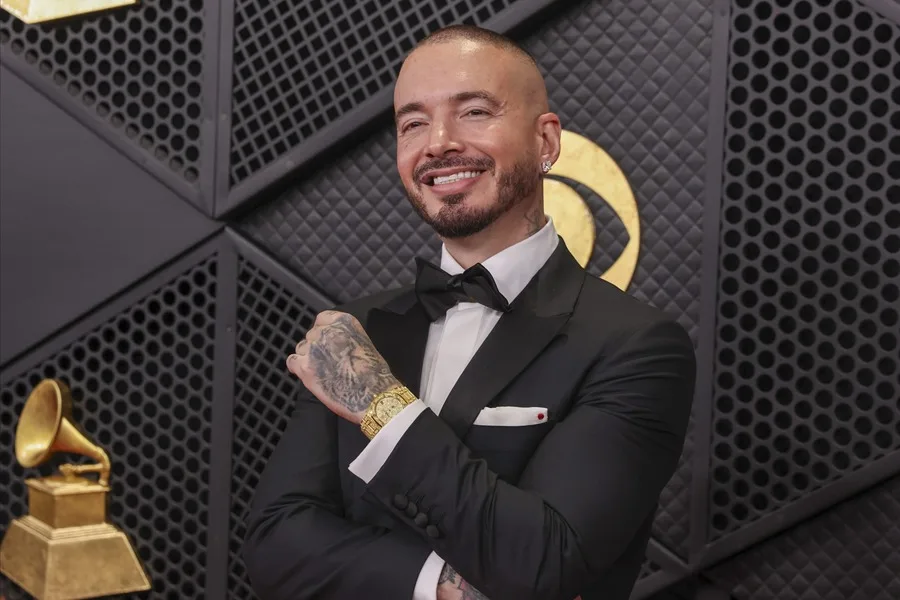 J Balvin confirma reconciliación con Bad Bunny y asistirá al Super Bowl