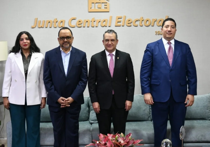 Román Jáquez y Antoliano Peralta fortalecen cooperación interinstitucional