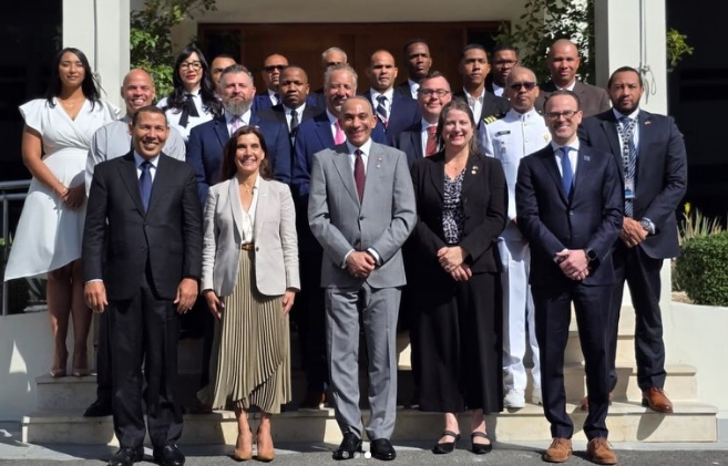 RD inaugura equipo pionero contra laboratorios clandestinos