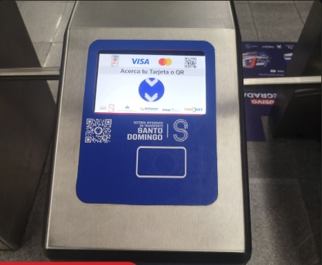 Metro de Santo Domingo implementa pago con tarjeta bancaria en 11 estaciones