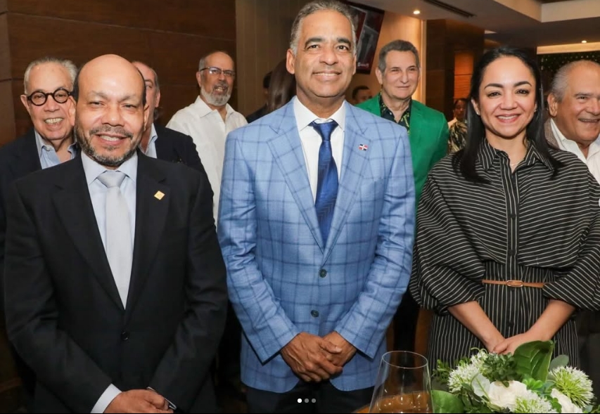 Luis Valdez Veras participa en el 15.º aniversario de Acento Diario