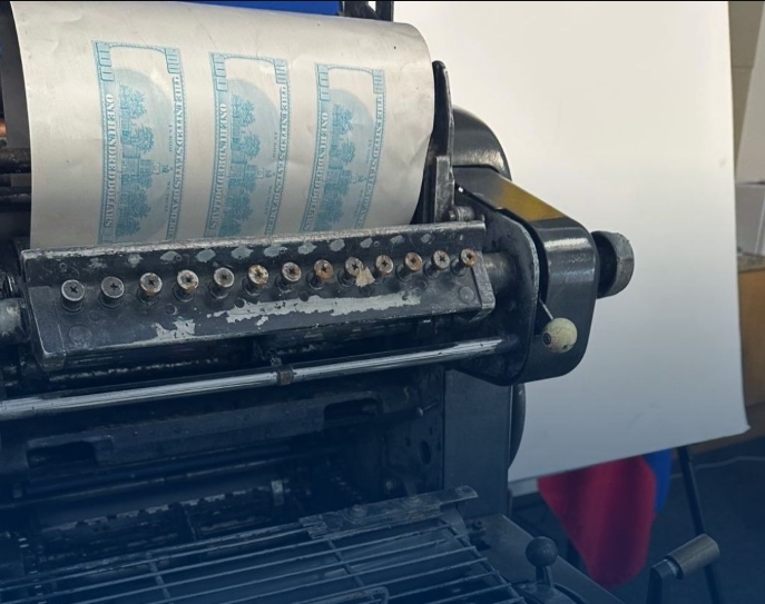 Golpe al dinero falso: confiscan imprenta clandestina en Colombia