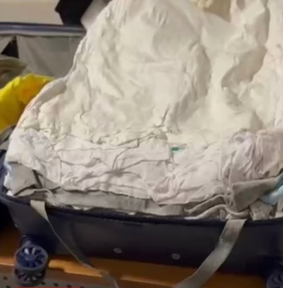 Arrestan mujer con doble nacionalidad en AILA con maleta impregnada de presunta cocaína