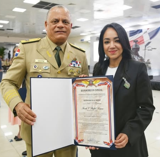 Ministra Faride Raful recibe reconocimiento por liderazgo en seguridad ciudadana