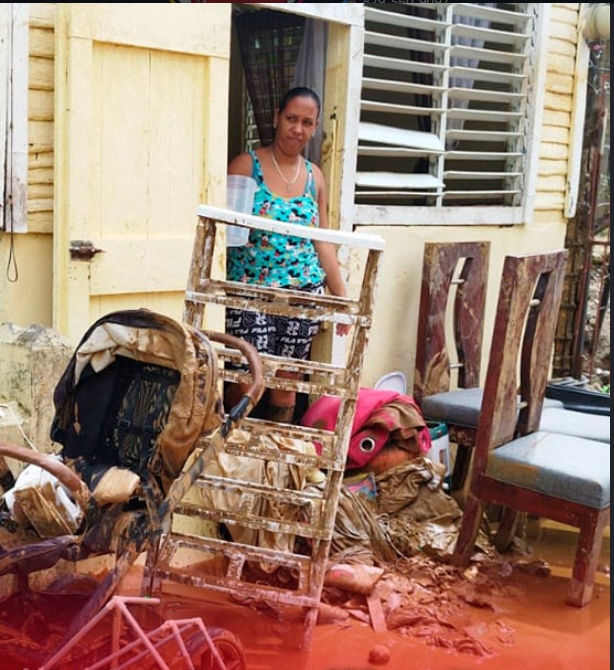 Tres viviendas colapsan y cerca de 300 resultan afectadas por intensas lluvias en Gaspar Hernández