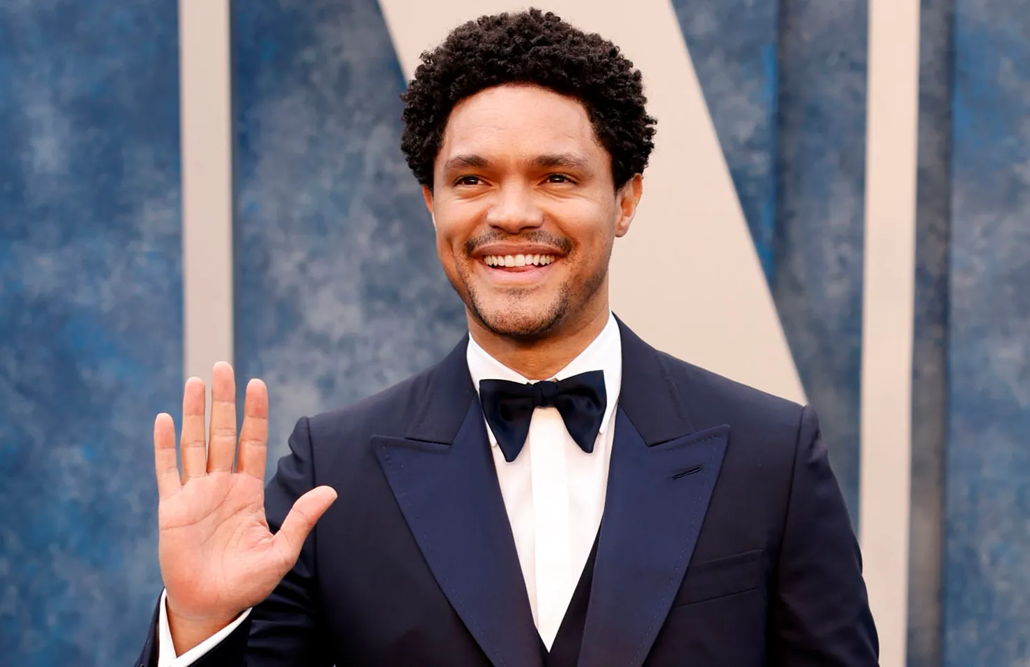Trump amenaza con acciones legales contra Trevor Noah tras comentario en los Grammy