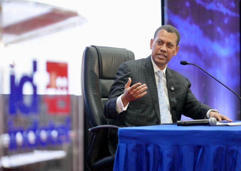 Gómez Mazara destaca logros de Indotel en 17 meses de gestión