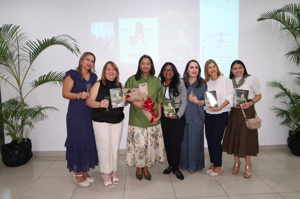 La chef Elvia Zarzuela publica su libro “Cocina saludable para todos”