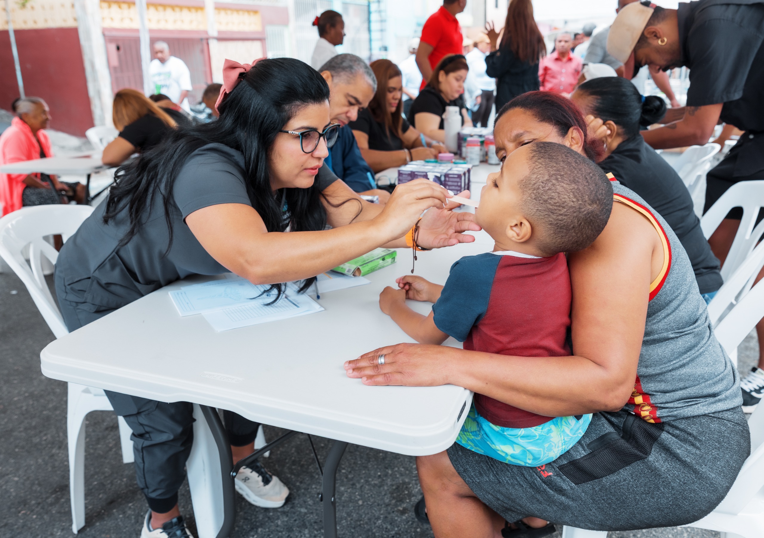 Alcaldía del Distrito Nacional realiza gran operativo médico-social en barrio 27 de Febrero