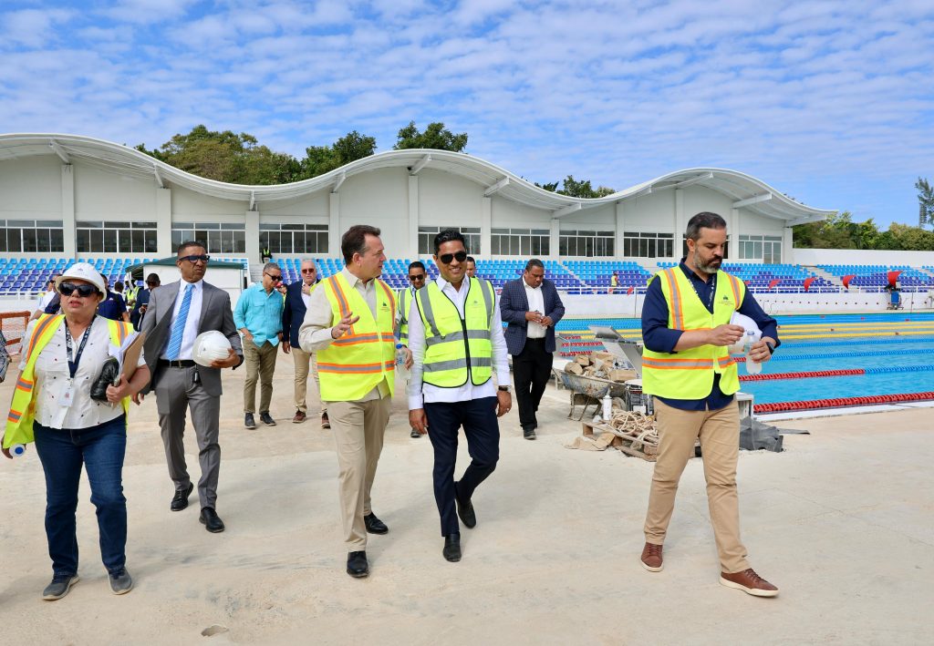 Ministros Kelvin Cruz e Ito Bisonó inspeccionan avances de obras para Juegos Centroamericanos