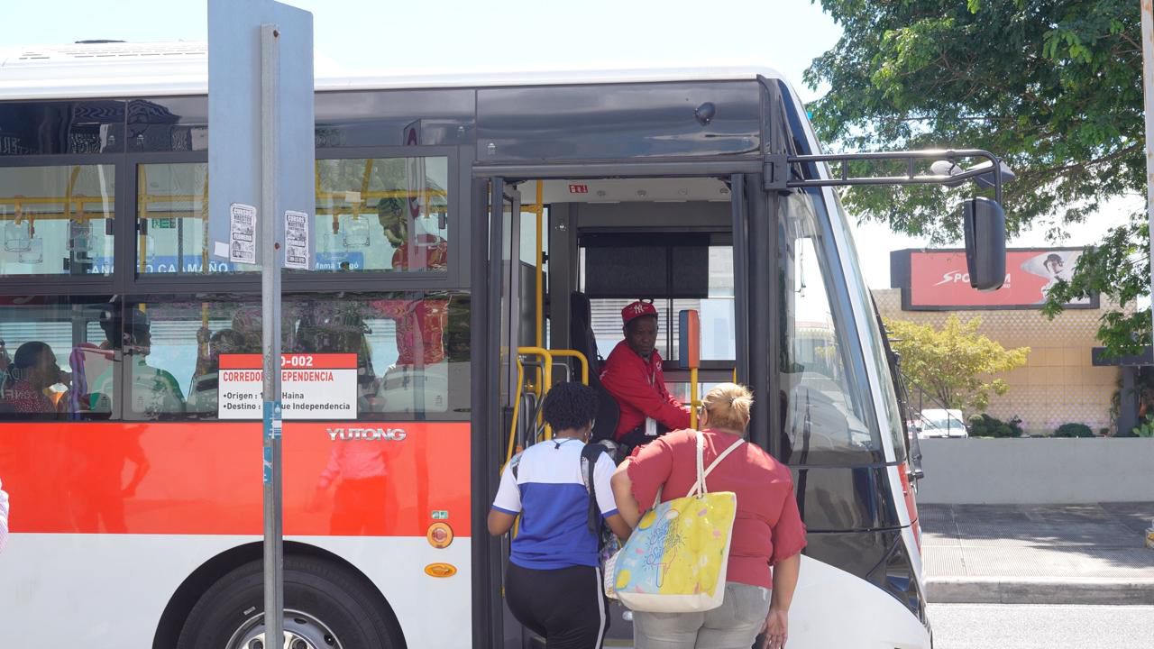 Pasajeros destacan ahorro de tiempo y calidad del servicio con la entrada en vigencia del Corredor Independencia