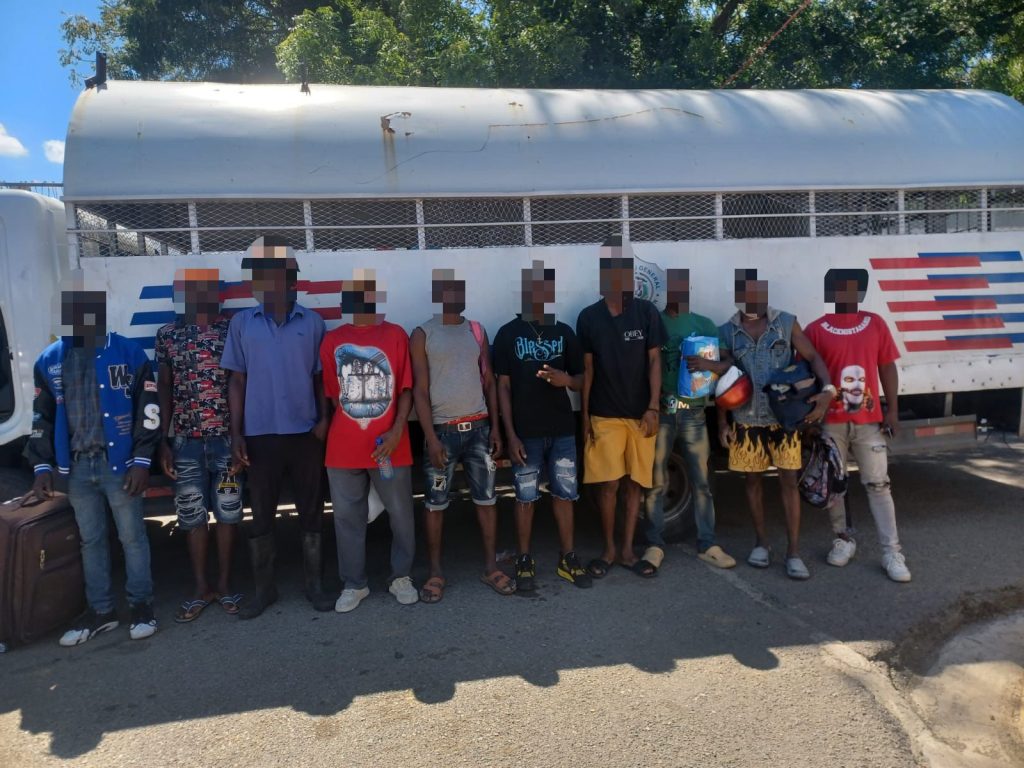 Migración deporta este jueves 1,124 personas hacia Haití, unos 591 salen por Elías Piña