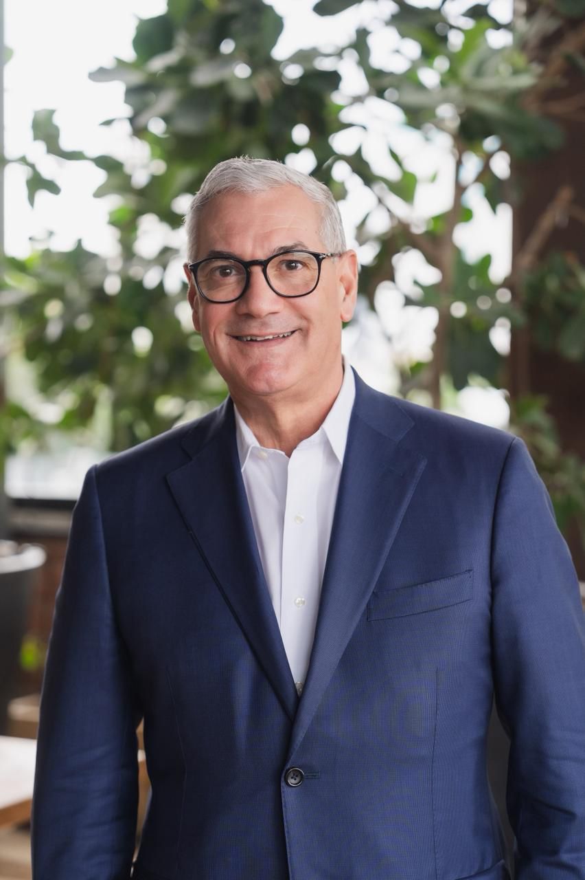 Gonzalo Castillo entra a la contienda por la presidencia de la República.